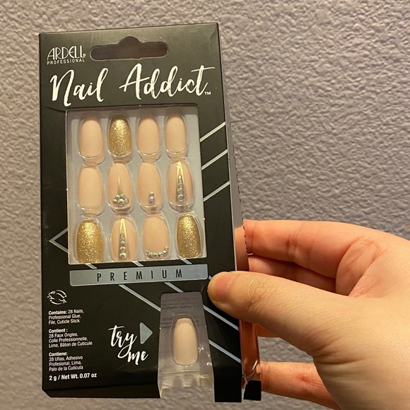 Ardell Other - Ardell Nail Addict Premium Press-On Nails - Gold and Cream
